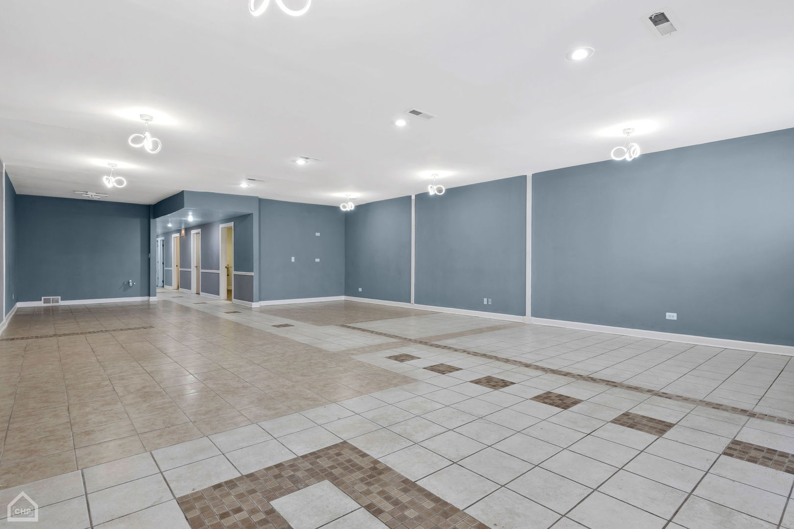 8036 S WESTERN Avenue