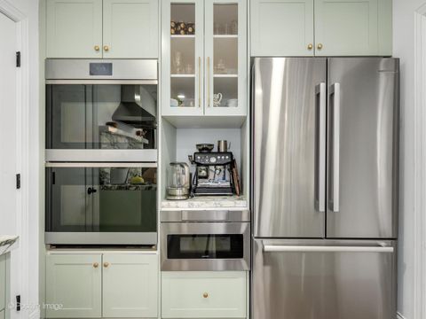 Tiny photo for 231 S Arlington Avenue, Elmhurst, IL 60126 (MLS # 12529735)