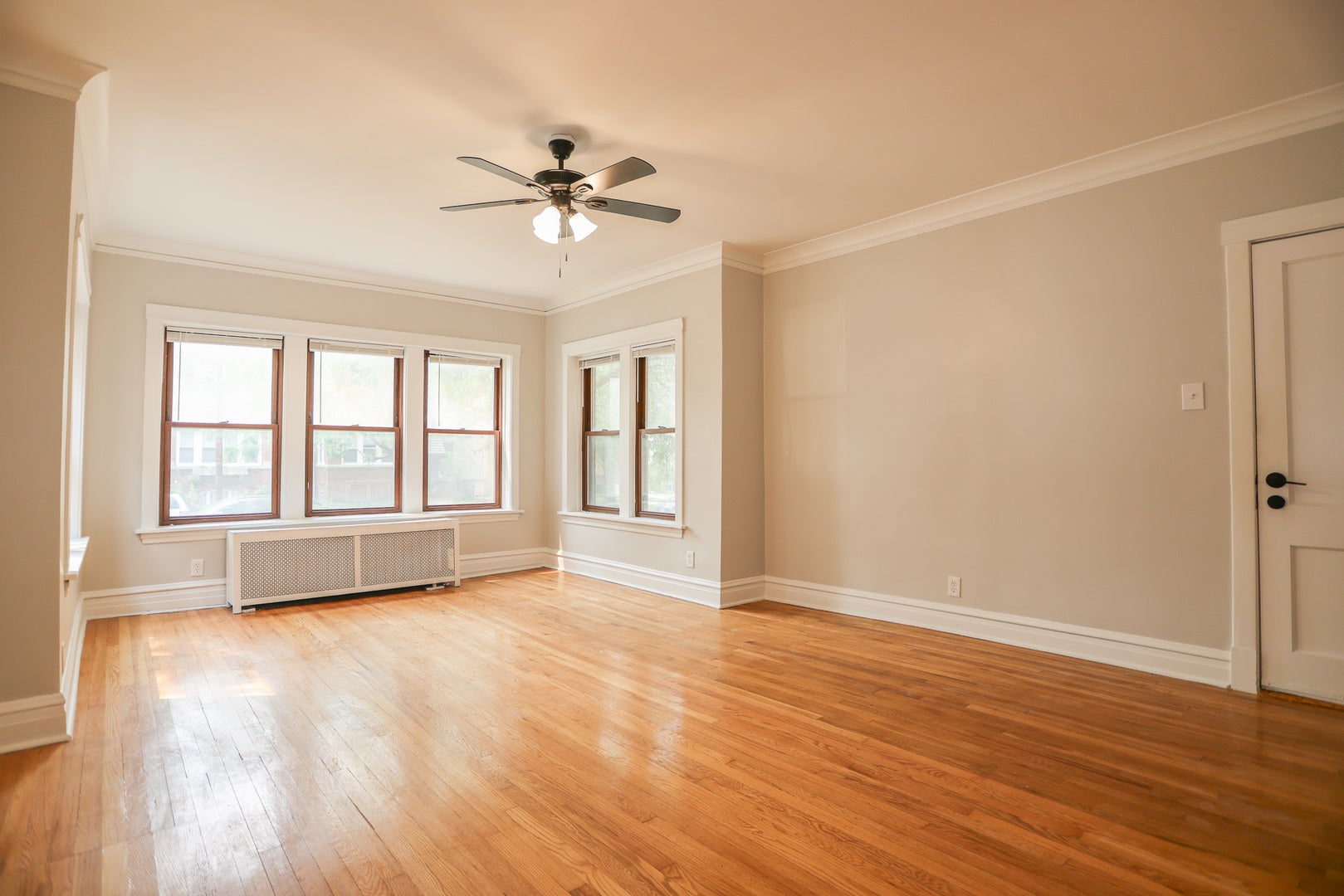 5338 W Montrose Avenue 2
