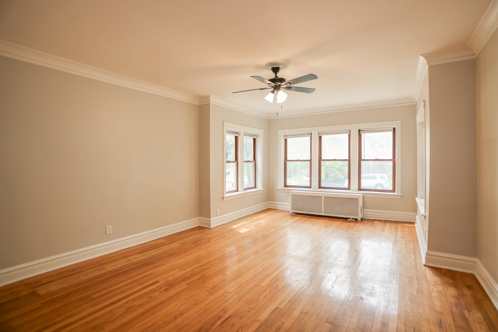 5338 W Montrose Avenue 2