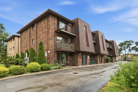 Tiny photo for 9812 Sayre Avenue #3E, Chicago Ridge, IL 60415 (MLS # 12751899)