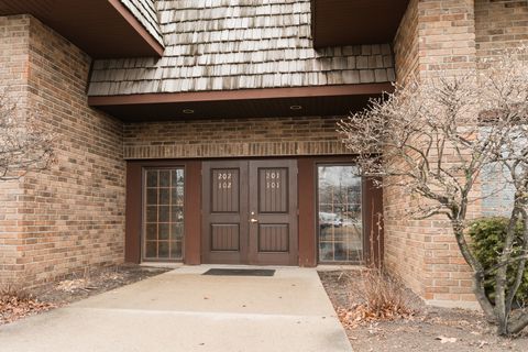 14047 W Petronella Drive 201 Libertyville IL 60048