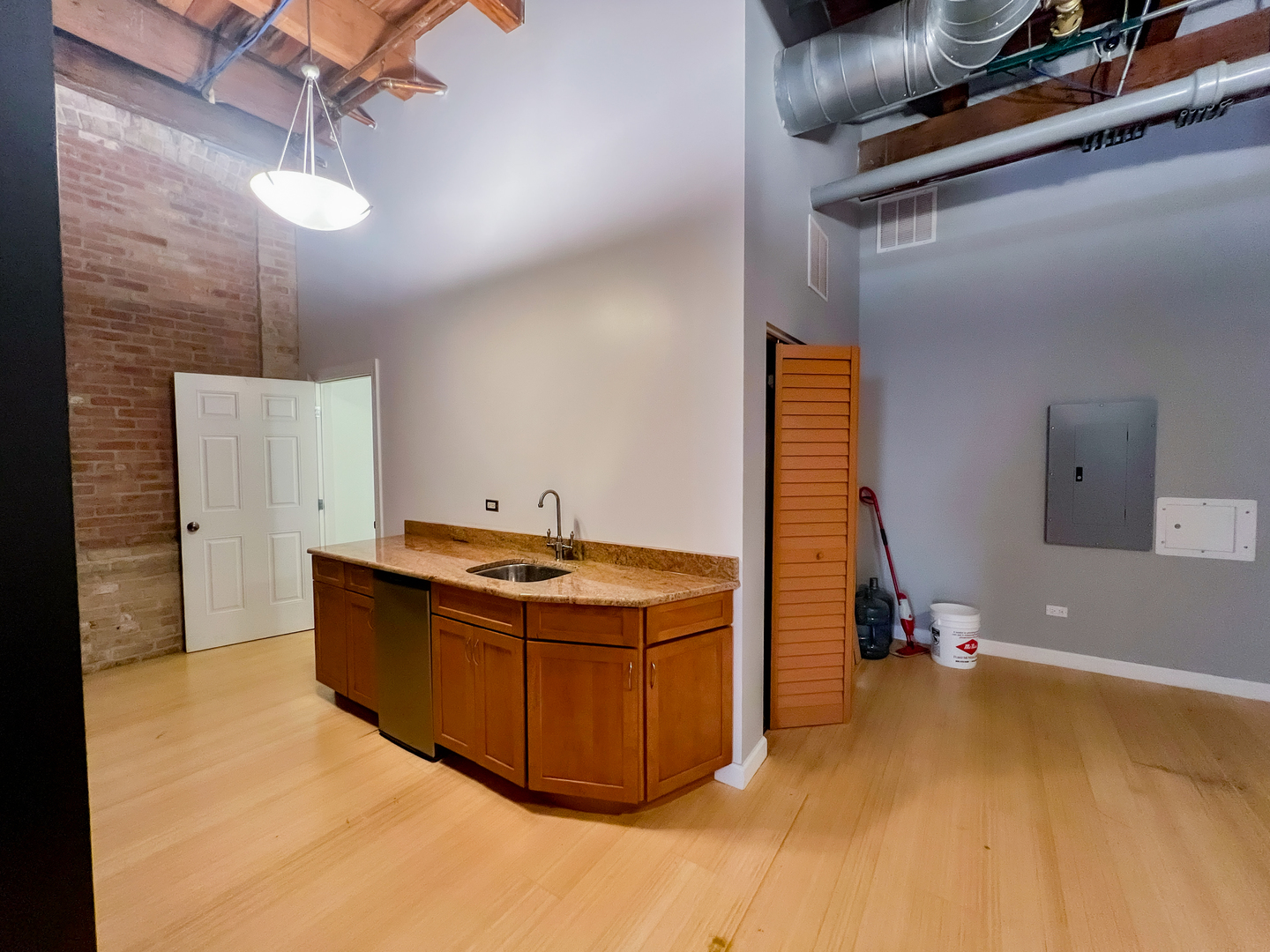 824 W Superior Street 312