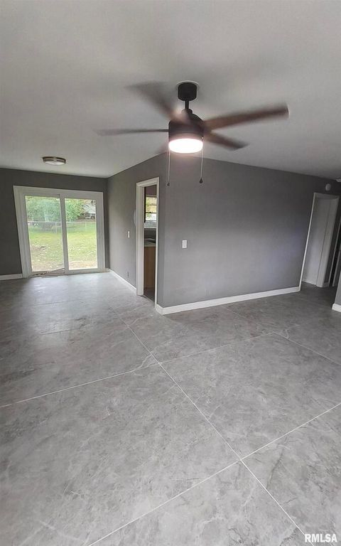 Tiny photo for 101 S GLENVIEW Drive, Carbondale, IL 62901 (MLS # QC4268337)