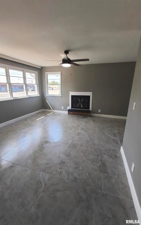 Tiny photo for 101 S GLENVIEW Drive, Carbondale, IL 62901 (MLS # QC4268337)