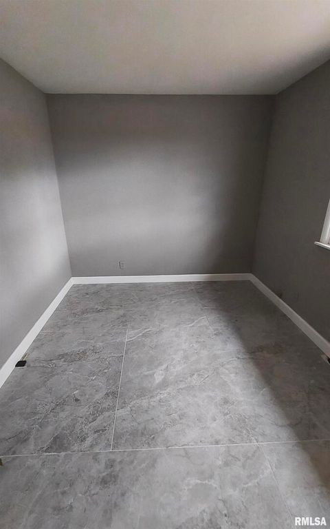 Tiny photo for 101 S GLENVIEW Drive, Carbondale, IL 62901 (MLS # QC4268337)