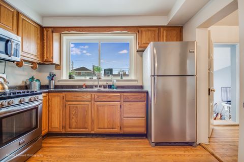 Tiny photo for 1348 Hull Avenue, Westchester, IL 60154 (MLS # 12568489)