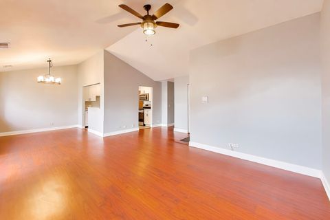 Tiny photo for 10 Waterbury Lane #M2, Schaumburg, IL 60193 (MLS # 12624743)