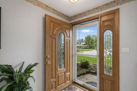 Tiny photo for 927 Gregory Lane, Schaumburg, IL 60193 (MLS # 12632615)