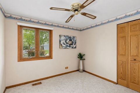 Tiny photo for 927 Gregory Lane, Schaumburg, IL 60193 (MLS # 12632615)