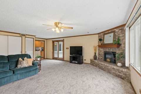 Tiny photo for 927 Gregory Lane, Schaumburg, IL 60193 (MLS # 12632615)