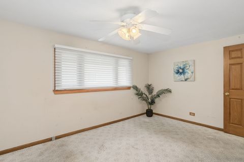 Tiny photo for 927 Gregory Lane, Schaumburg, IL 60193 (MLS # 12632615)