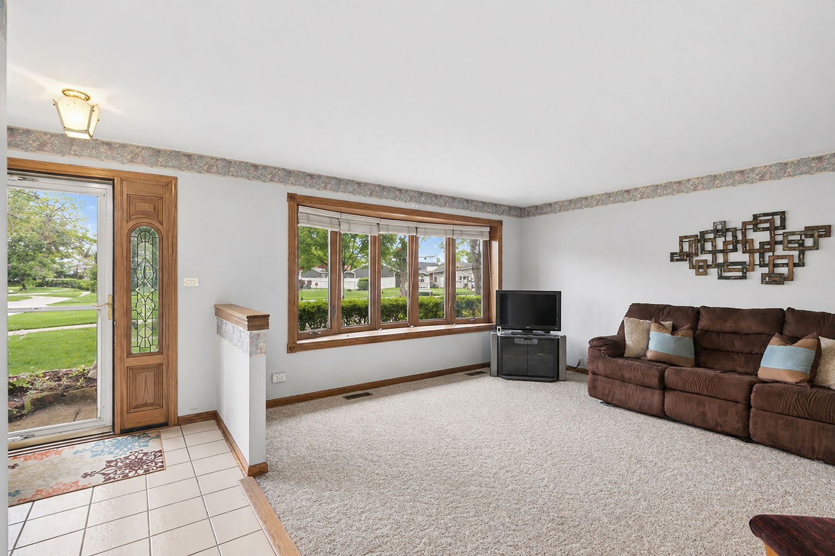 927 Gregory Lane