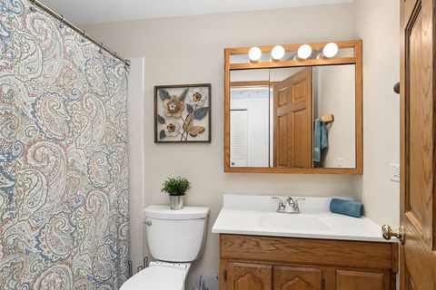 Tiny photo for 927 Gregory Lane, Schaumburg, IL 60193 (MLS # 12632615)