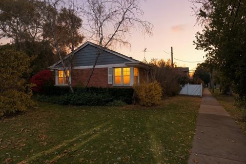 Tiny photo for 1700 Marguerite Street, Park Ridge, IL 60068 (MLS # 12516956)