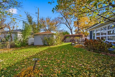 Tiny photo for 1700 Marguerite Street, Park Ridge, IL 60068 (MLS # 12516956)