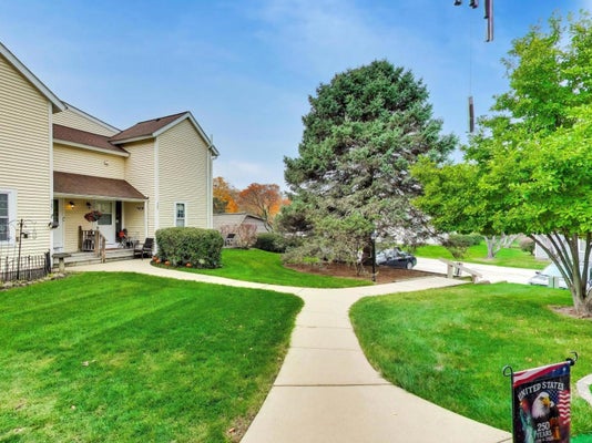 911 CAMPBELL DR, GURNEE, IL 60031 - Image b83f9ab3e12c8a67c5beac4dc15bfc58/2536120138
