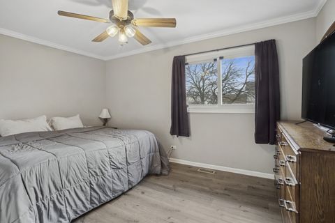 Tiny photo for 33 Opal Avenue, Glendale Heights, IL 60139 (MLS # 12540946)