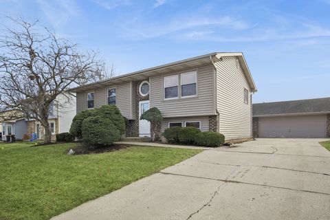 Photo of 33 Opal Avenue, Glendale Heights, IL 60139 (MLS # 12540946)