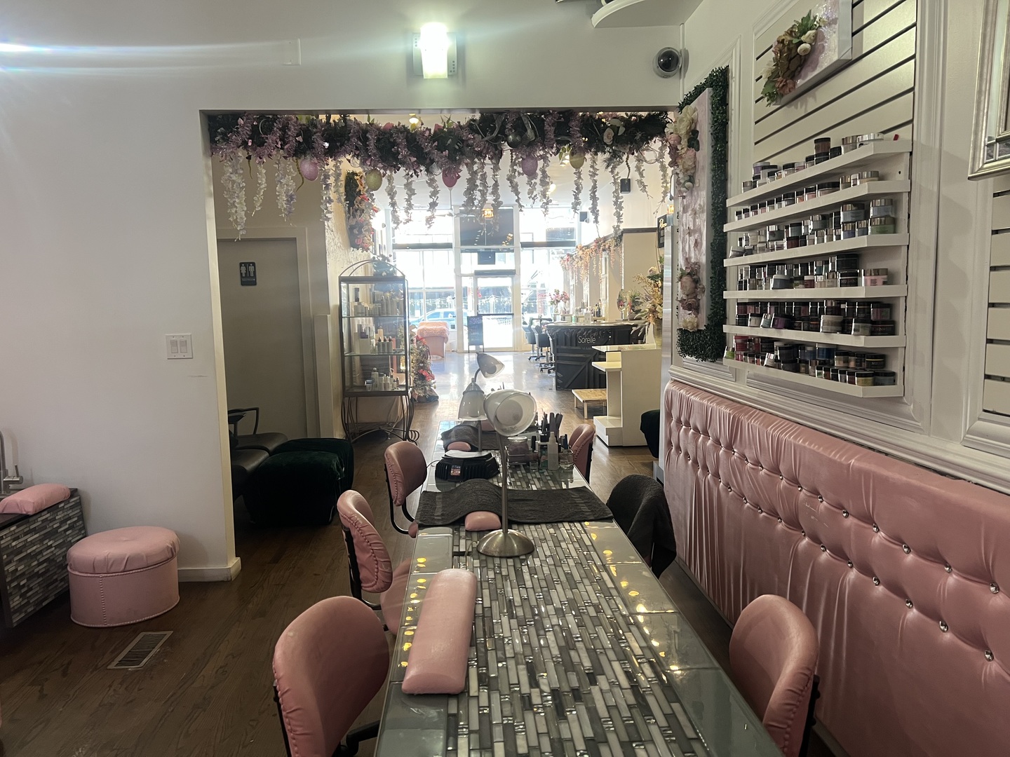 1905 W Division Avenue