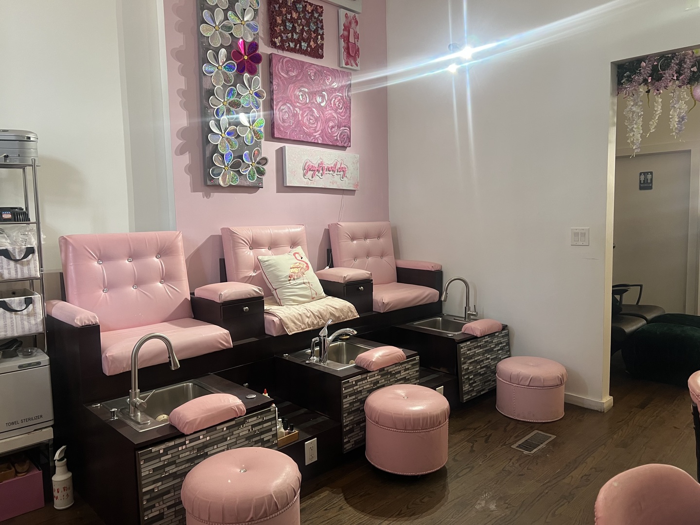 1905 W Division Avenue