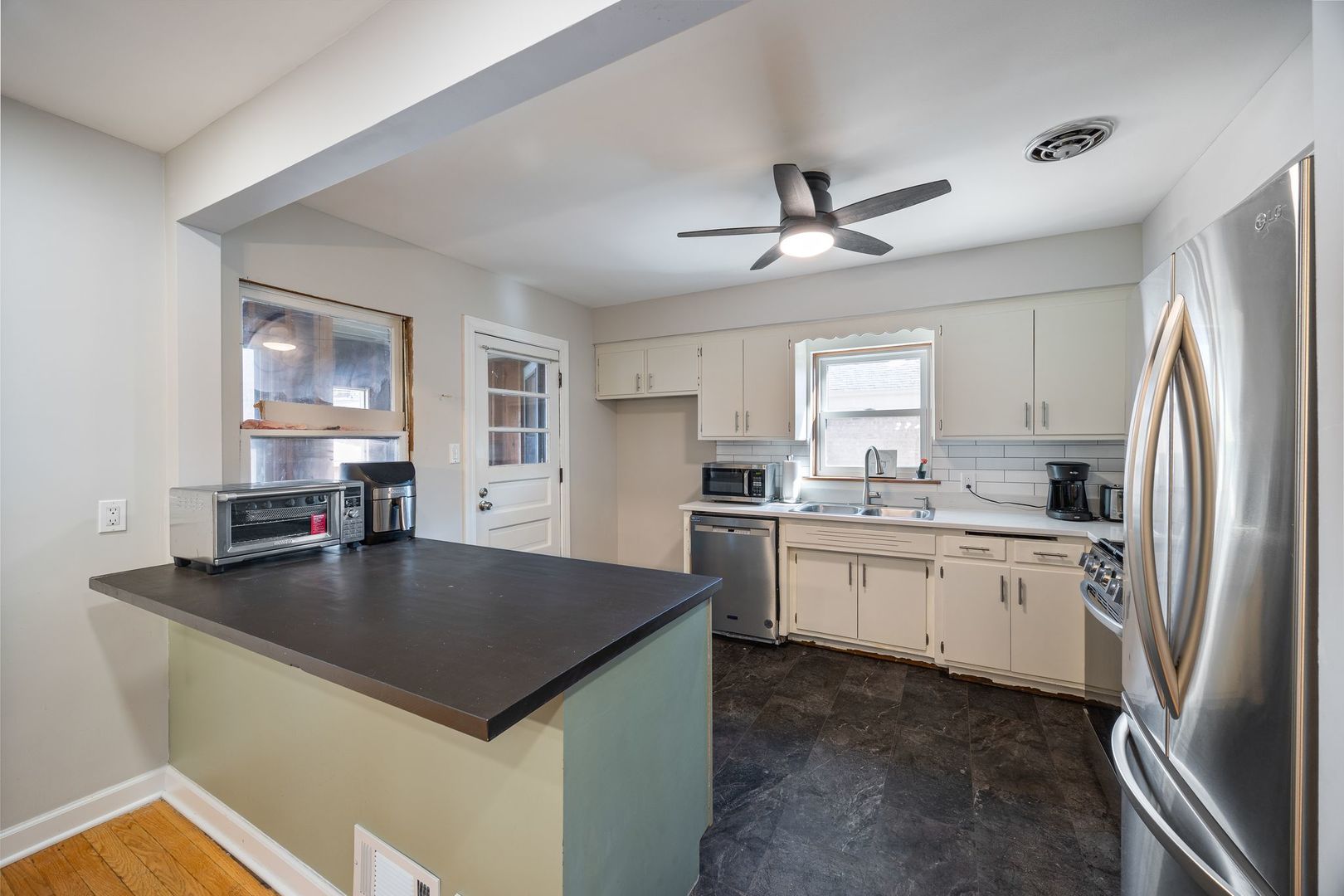 2928 W 98th Street