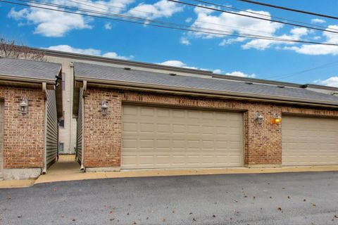 Tiny photo for 1506 W NORTHWEST Highway, Arlington Heights, IL 60004 (MLS # 12531113)