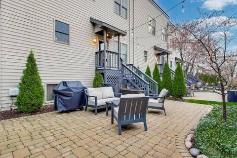 Tiny photo for 1506 W NORTHWEST Highway, Arlington Heights, IL 60004 (MLS # 12531113)