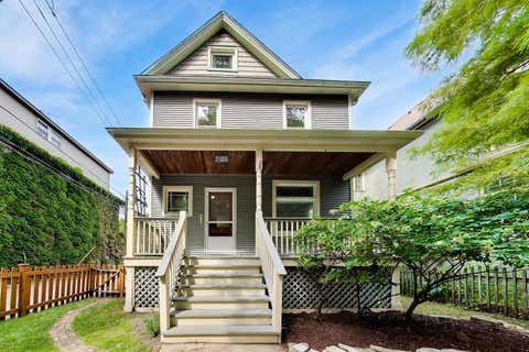 Photo of 7120 N Ashland Boulevard, Chicago, IL 60626 (MLS # 12736309)