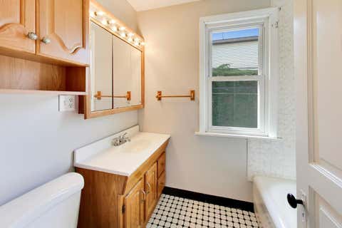 Tiny photo for 7120 N Ashland Boulevard, Chicago, IL 60626 (MLS # 12736309)