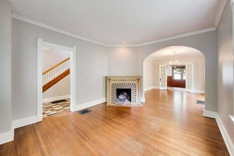 Tiny photo for 7120 N Ashland Boulevard, Chicago, IL 60626 (MLS # 12736309)