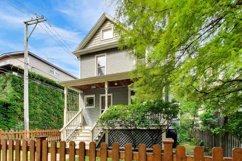 Tiny photo for 7120 N Ashland Boulevard, Chicago, IL 60626 (MLS # 12736309)