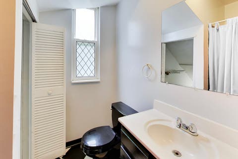 Tiny photo for 7120 N Ashland Boulevard, Chicago, IL 60626 (MLS # 12736309)