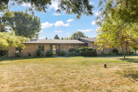 Photo of 1785 Hilltop Road, Elgin, IL 60120 (MLS # 12488418)