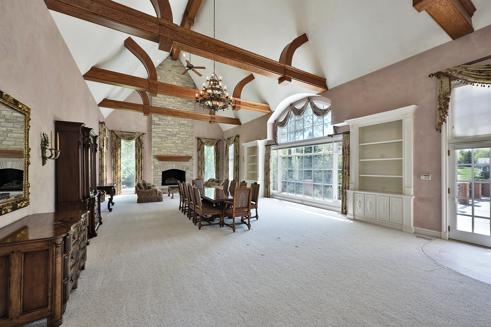 1661 Balmoral Lane