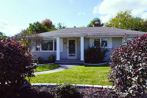 Photo of 964 Magnolia Avenue, Gurnee, IL 60031 (MLS # 12490090)