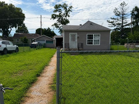 Photo of 1029 Washington Avenue, Madison, IL 62060 (MLS # 12739716)