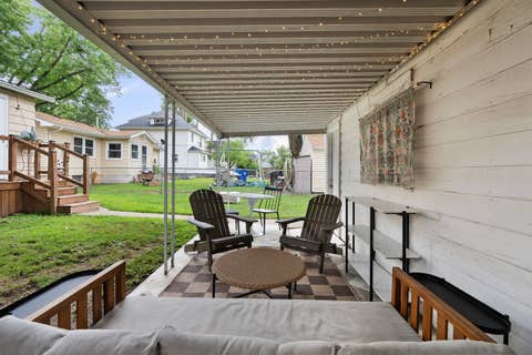 Tiny photo for 2724 Jefferson Avenue, Davenport, IA 52803 (MLS # 12710647)