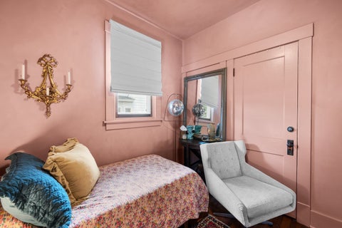 Tiny photo for 2724 Jefferson Avenue, Davenport, IA 52803 (MLS # 12710647)