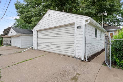 Tiny photo for 2724 Jefferson Avenue, Davenport, IA 52803 (MLS # 12710647)