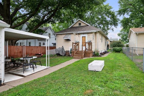 Tiny photo for 2724 Jefferson Avenue, Davenport, IA 52803 (MLS # 12710647)