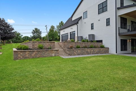 Tiny photo for 15W670 83rd Street, Burr Ridge, IL 60527 (MLS # 12453961)