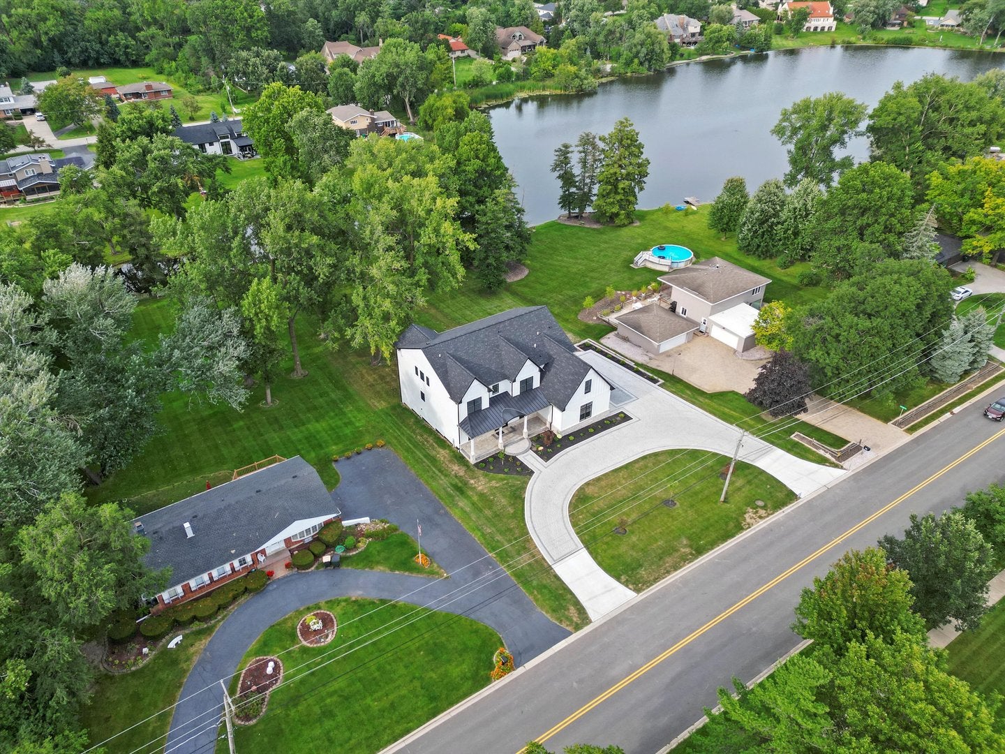 Burr Ridge, Illinois, 60527, United States, 6 Bedrooms Bedrooms, ,6 BathroomsBathrooms,Residential,Active,1929664