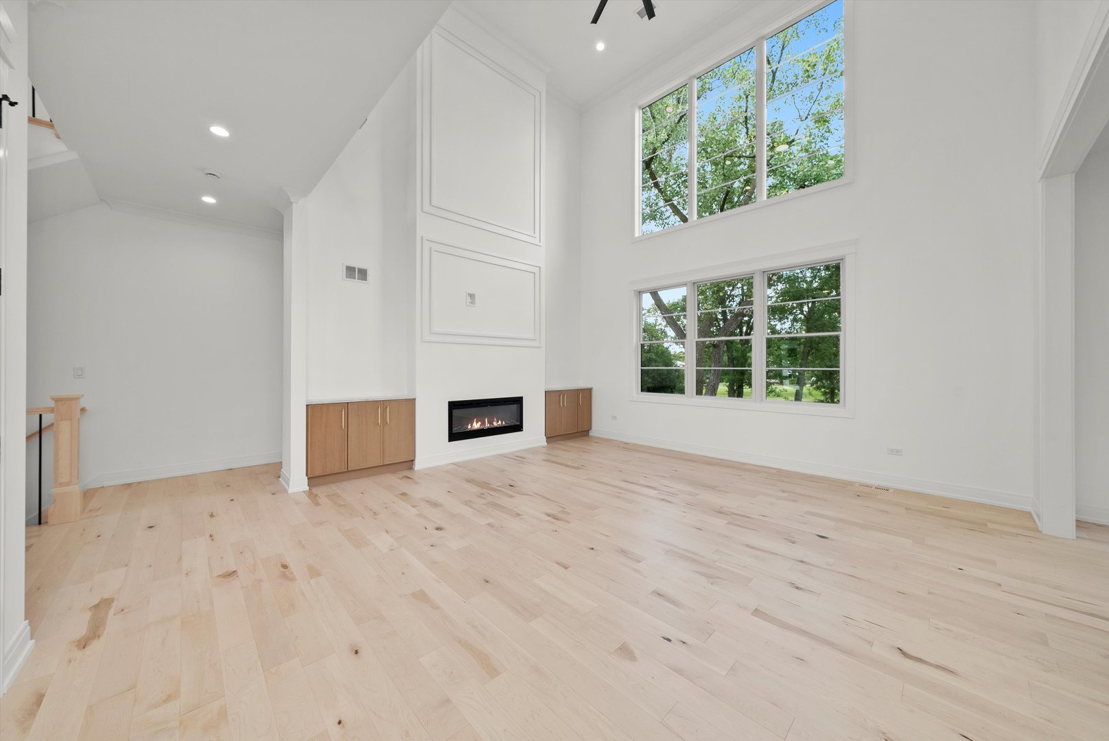 Burr Ridge, Illinois, 60527, United States, 6 Bedrooms Bedrooms, ,6 BathroomsBathrooms,Residential,Active,1929664