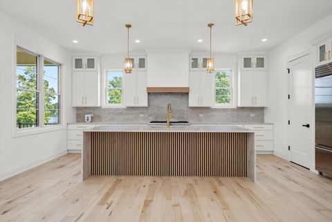 Tiny photo for 15W670 83rd Street, Burr Ridge, IL 60527 (MLS # 12453961)