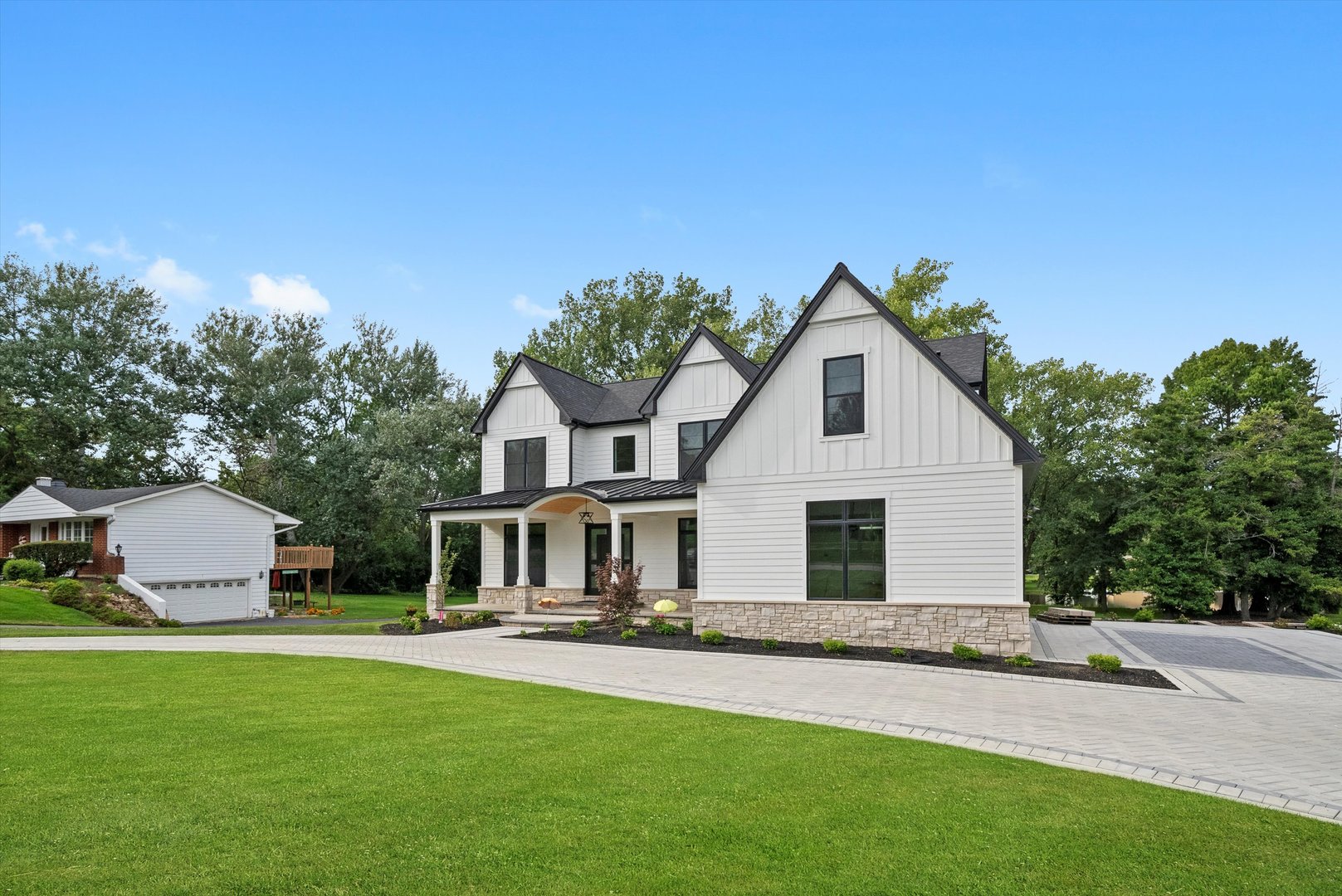 Burr Ridge, Illinois, 60527, United States, 6 Bedrooms Bedrooms, ,6 BathroomsBathrooms,Residential,Active,1929664
