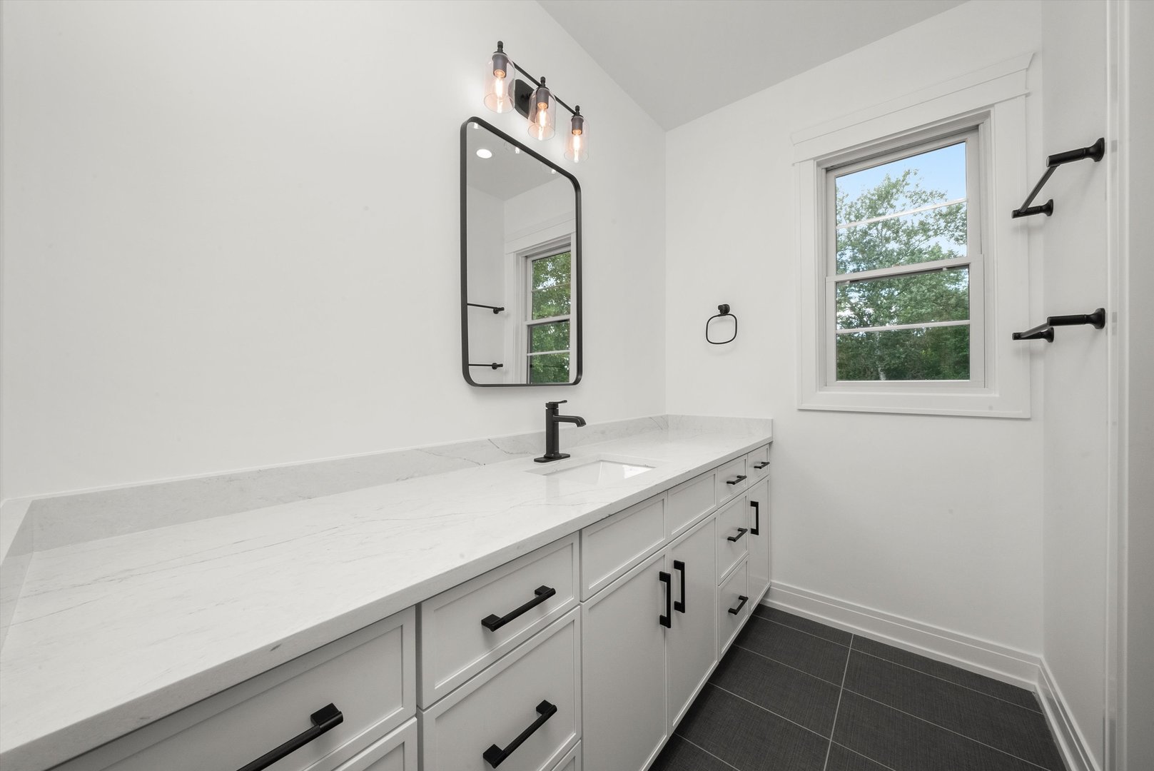 Burr Ridge, Illinois, 60527, United States, 6 Bedrooms Bedrooms, ,6 BathroomsBathrooms,Residential,Active,1929664