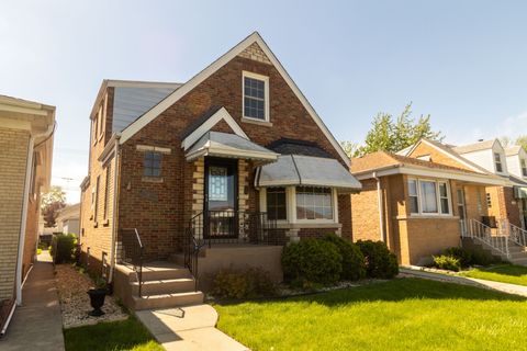 Tiny photo for 3924 N Oconto Avenue, Chicago, IL 60634 (MLS # 12634936)