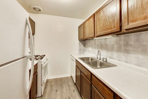 Tiny photo for 2A E DUNDEE QUARTER Drive #208, Palatine, IL 60074 (MLS # 12622049)