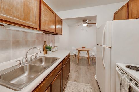 Tiny photo for 2A E DUNDEE QUARTER Drive #208, Palatine, IL 60074 (MLS # 12622049)
